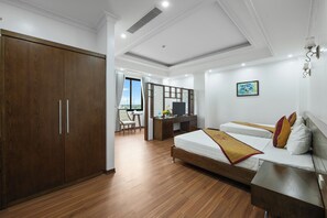 Deluxe Twin Room, 1 Bedroom, Private Bathroom, City View | Minibar, desk, blackout drapes, soundproofing