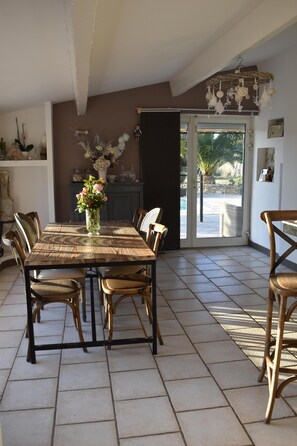 تناول الطعام