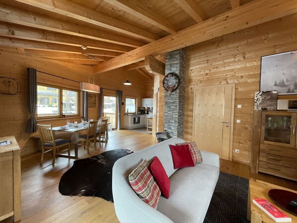 TV - Cosy apartment for 6 people with WIFI, TV and terrace (Wildschönau)