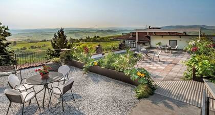 Nice apartment for 2 people with pool, WIFI, TV, patio and pets allowed