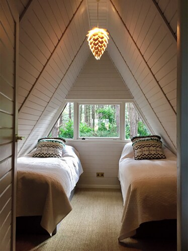 Pet-friendly Scandinavian A-Frame woodland retreat on the North Norfolk coast!