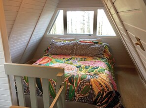 3 bedrooms, iron/ironing board, travel cot, free WiFi