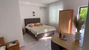 Comfort studio with terrace and sea view A4 | 1 bedroom, free WiFi, bed sheets