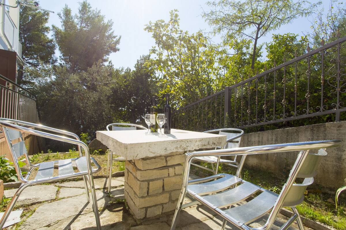 Comfort studio with terrace A6 | Terrasse/Patio