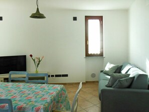 TV, lareira