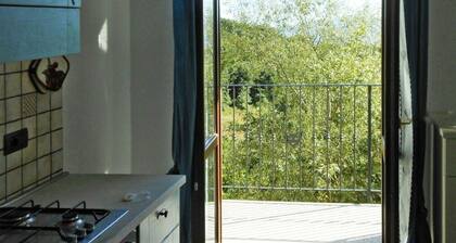 Cosy apartment for 6 people with WIFI, TV, patio, pets allowed and panoramic view