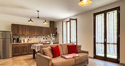 Cosy apartment for 5 people with WIFI, TV, patio, pets allowed and panoramic view
