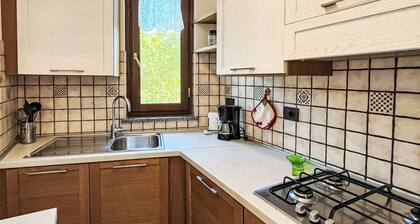 Cosy apartment for 5 people with WIFI, TV, patio, pets allowed and panoramic view