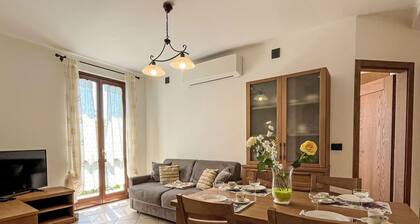 Nice apartment for 5 people with WIFI, TV, patio, pets allowed and panoramic view