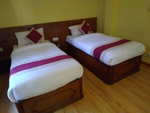 Desk, free WiFi - Hotel Green Plum (Kathmandu)