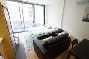 Room - East End CBD Apt-2 Queen beds+sofa bed+smart tv (Adelaide)