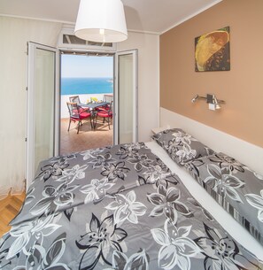 Desk, soundproofing, free WiFi, bed sheets - Villa Narona (Zupa dubrovacka)
