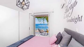 Villa, privat basseng, sjøutsikt | 5 soverom, barnesenger (inkludert), wi-fi (inkludert) og sengetøy