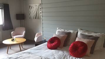 Comfort-Studio, 1 Queen-Bett, Nichtraucher, Erdgeschoss | Hochwertige Bettwaren, Minibar, Zimmersafe, individuell eingerichtet