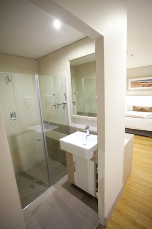 Twin Room | Bathroom | Shower, designer toiletries, hair dryer, towels