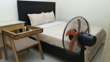 2 bedrooms, Egyptian cotton sheets, premium bedding, down comforters