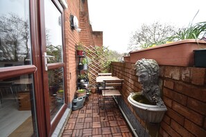 Apartment, 1 Bedroom | Terrace/patio - Bright 1 Bedroom Apartment Kings Cross (London)