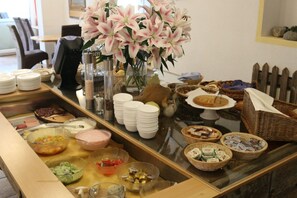 매일 뷔페 무료 아침 식사 포함