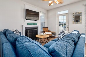 Smart-TV, Kamin, DVD-Player