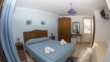 Doppelzimmer | Zimmersafe, Bügeleisen/Bügelbrett, kostenlose Babybetten, Zustellbetten