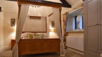 Deluxe Family Room | Individually decorated, individually furnished, desk, iron/ironing board