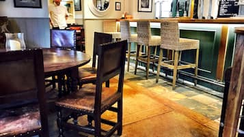 Bar (en la propiedad)