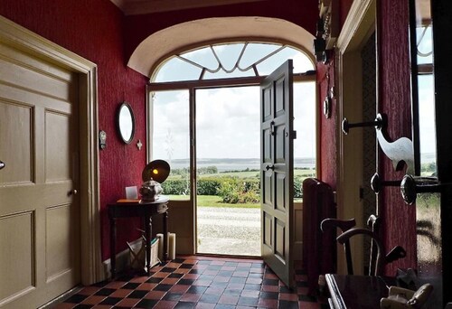 Shannon View 3 Bed Farm House With Private Parking