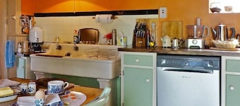 Shannon View 3 Bed Farm House With Private Parking