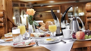 Daily buffet breakfast (EUR 16.5 per person)