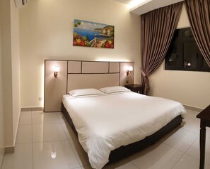 3 habitaciones, decoración personalizada y muebles diferentes 