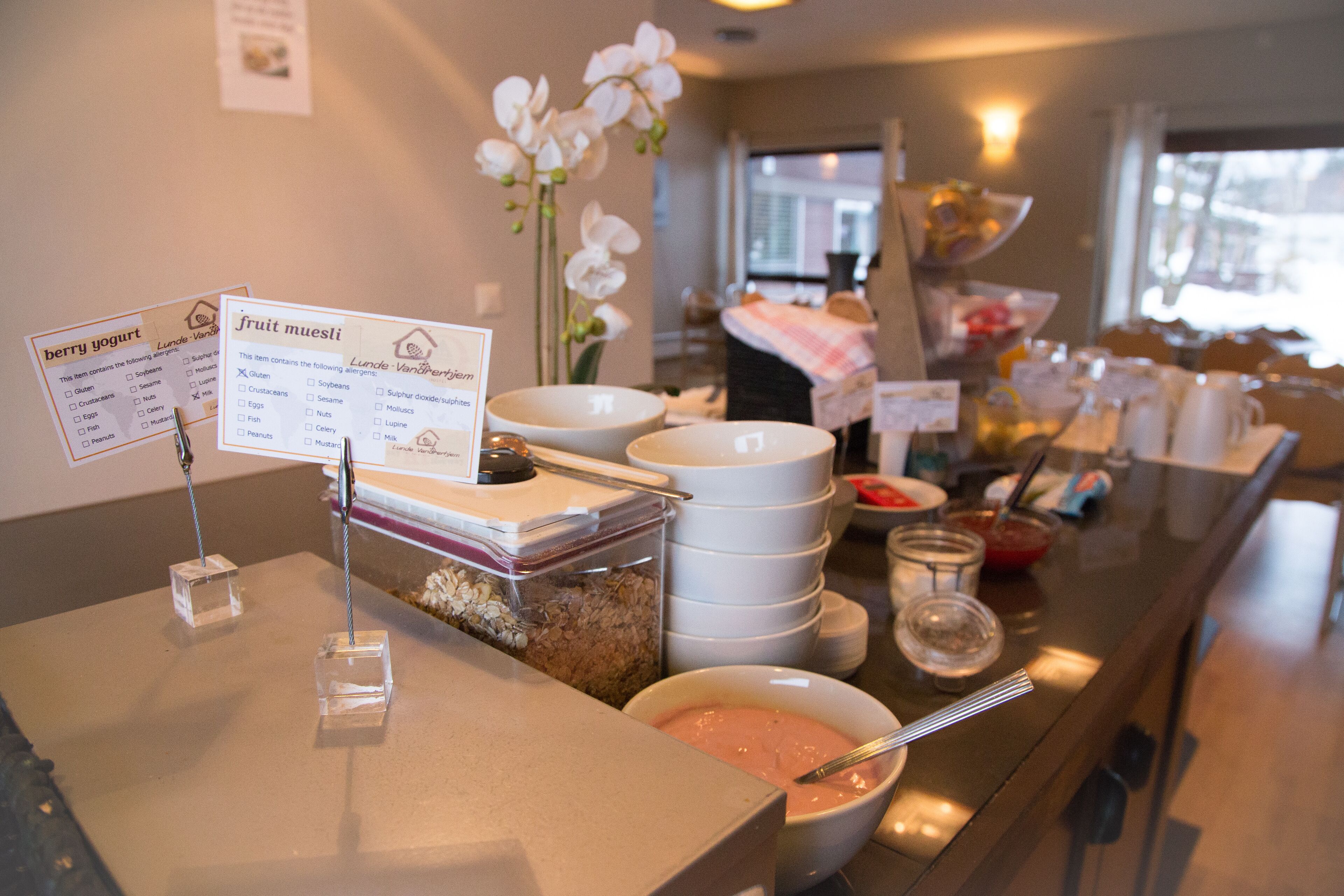 Daily buffet breakfast (NOK 100 per person)