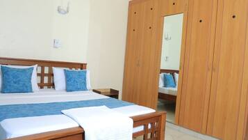 3 quartos, ferros/tábuas de passar roupa, Wi-Fi, roupa de cama