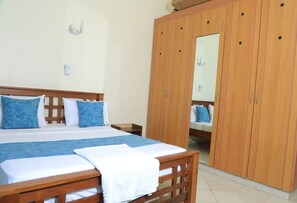 3 Schlafzimmer, Bügeleisen/Bügelbrett, WLAN, Bettwäsche