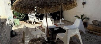 Air-conditioned villa with garden in the center of Marseillan