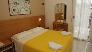 Coffres-forts dans les chambres, draps fournis