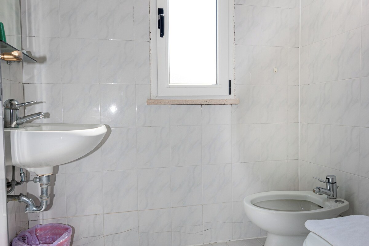 Bathroom | Shower, bidet, towels