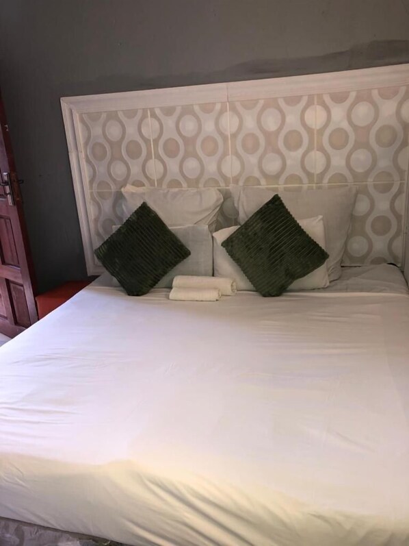 Minibar, Bügeleisen/Bügelbrett, kostenloses WLAN, Bettwäsche