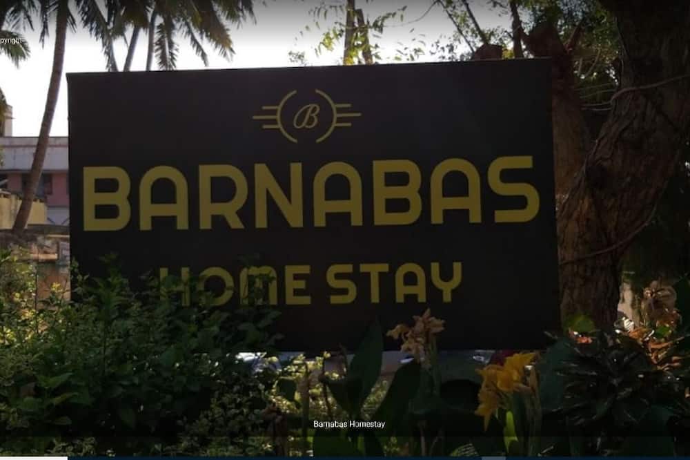 Hotel Barnabas Homestay - Dalmiapuram