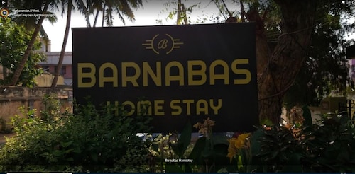 Hotel Barnabas Homestay