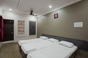 Quartos à prova de som, ferros/tábuas de passar roupa, Wi-Fi de cortesia