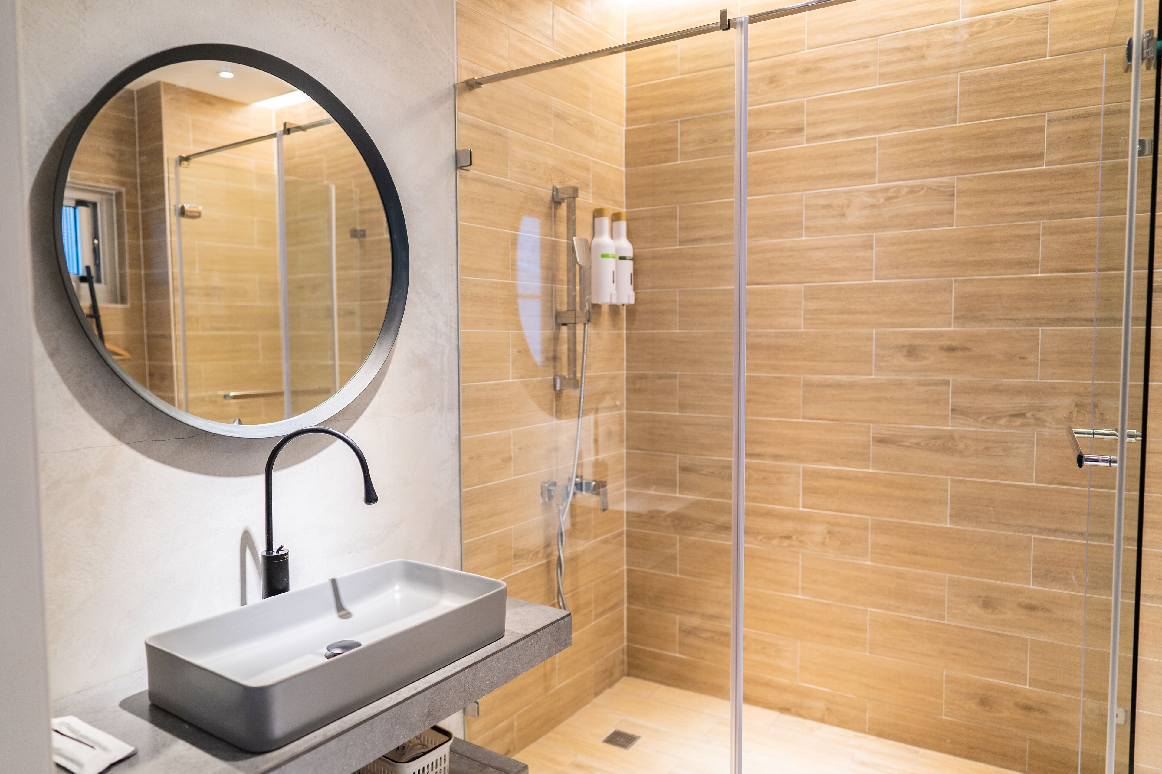 Design Double Room | Bathroom | Free toiletries, hair dryer, slippers, towels