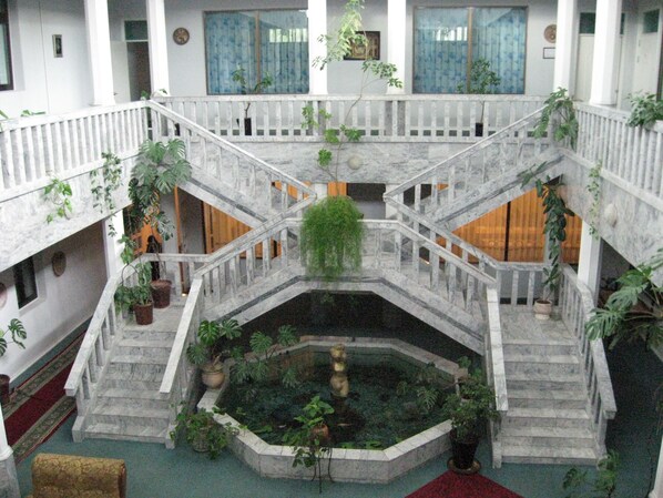 Courtyard - Tumaris Hotel (Samarkand)