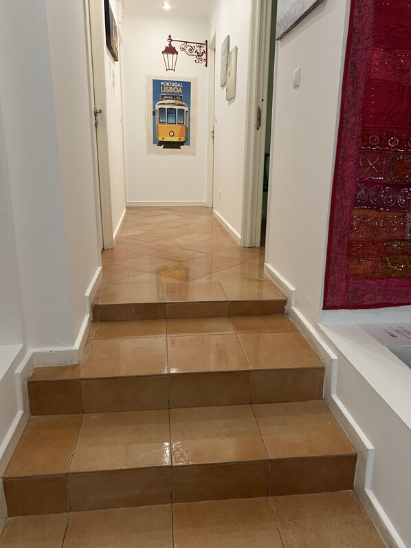 Interior entrance - House and Rooms in Lisbon (Lisbon)
