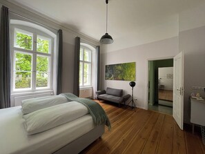 Studio – basic | Allergitestet sengetøy, dundyner, minibar og individuelt dekorert