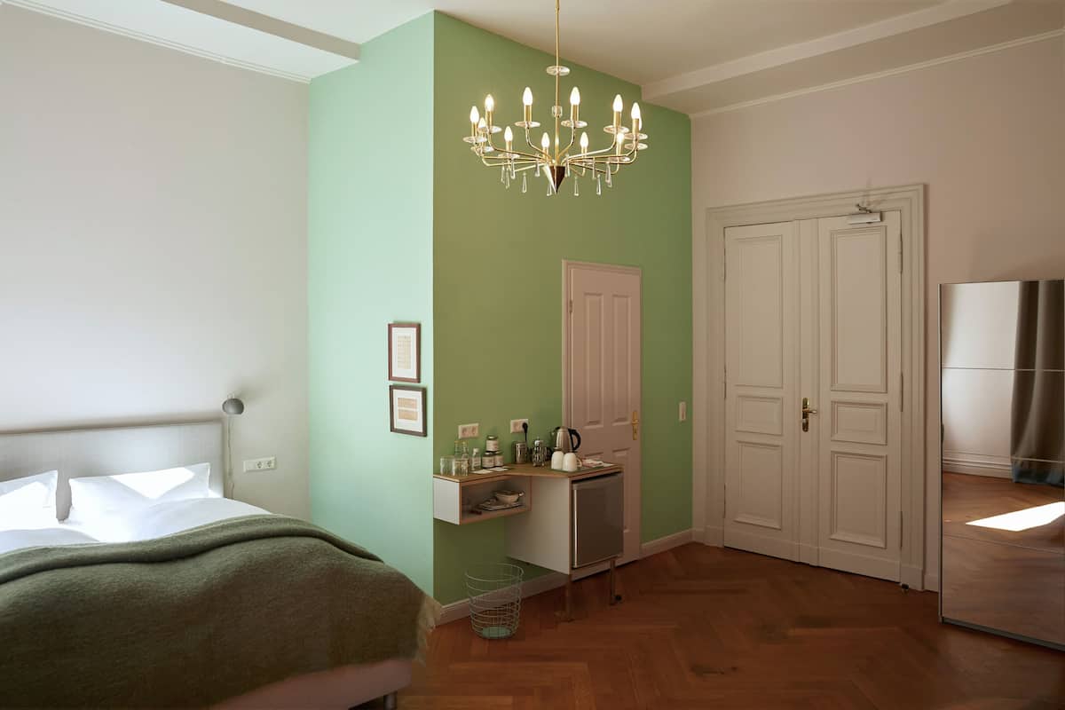 Monolocale Basic | 1 camera, biancheria da letto ipoallergenica, copriletto in piuma