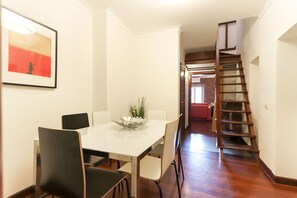 Apartment, 2 Bedrooms, Non Smoking | Dining - Av. Liberdade Duplex By Homing (Lisbon)
