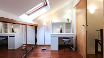Apartment, 2 Bedrooms, Non Smoking | 2 bedrooms, cots/infant beds, free WiFi, bed sheets
