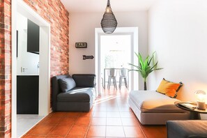 Apartment, 2 Bedrooms, Non Smoking | Living room | Flat-screen TV