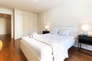 1 bedroom, cots/infant beds, free WiFi, bed sheets - Sao Bento Harmony By Homing (Lisbon)