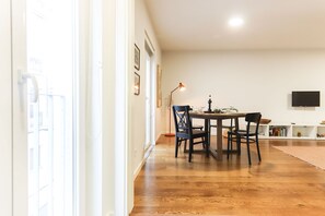 Apartment, 1 Schlafzimmer, Nichtraucher | Eigene Küche | Großer Kühlschrank, Mikrowelle, Ofen, Herdplatte